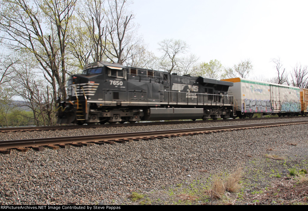 NS 7650 is the rear end DPU on train 10K 
